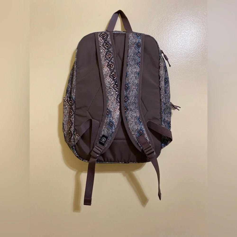 Volcom - Picture 2 of 6